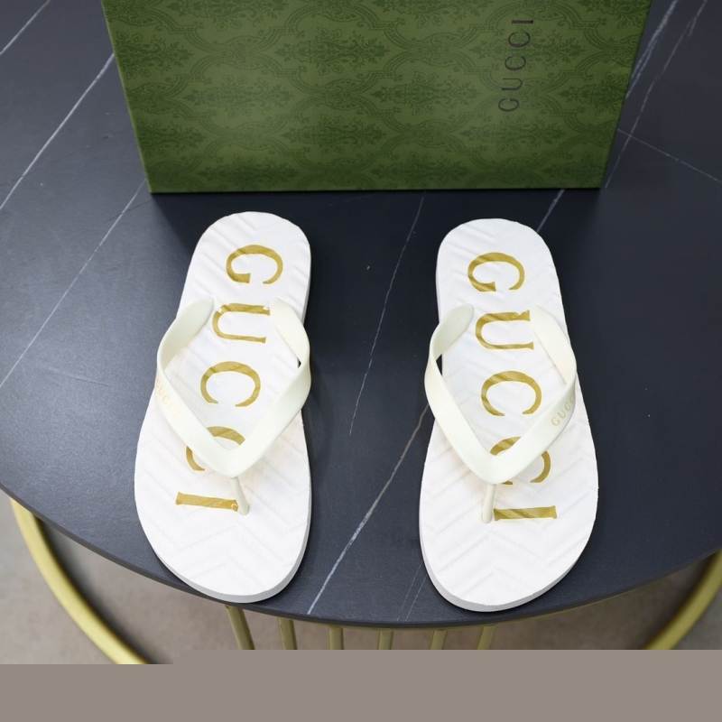 G*u*i slippers